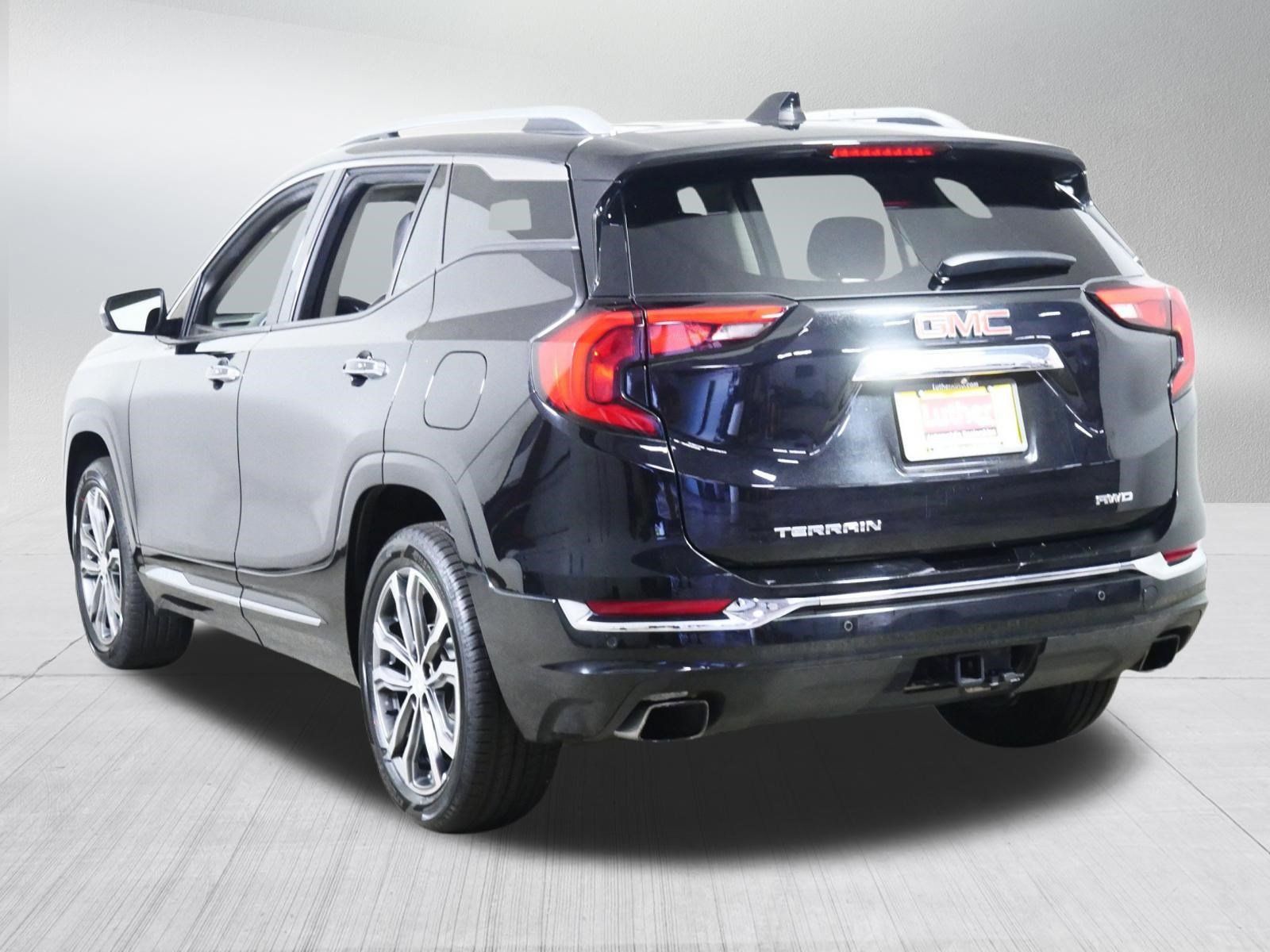 Used 2019 GMC Terrain Denali w/ GMC Pro Grade Package AWD/4WD image 5