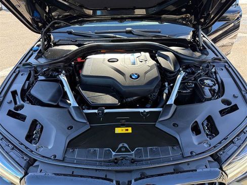 Used 2023 BMW 530e xDrive 530e xDrive w/ M Sport Package image 18