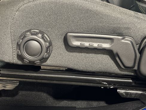 Used 2024 Jeep Gladiator Sport image 11