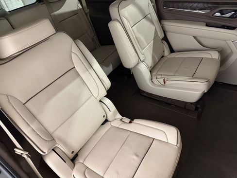 Used 2023 GMC Yukon Denali RWD image 46