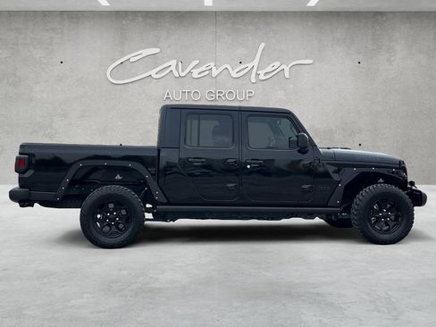 Used 2023 Jeep Gladiator Willys image 17