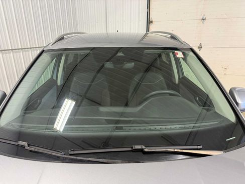 Used 2023 Volkswagen Taos SE FWD image 12