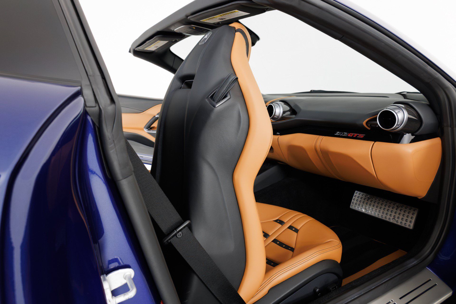 Used 2021 Ferrari 812 GTS RWD image 49