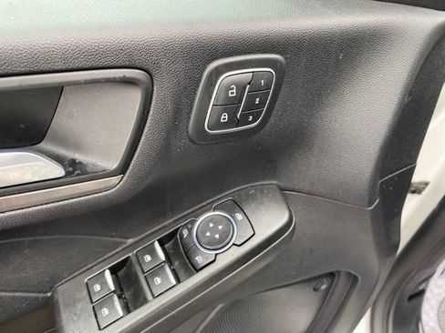 Used 2022 Ford Escape Titanium AWD/4WD image 17