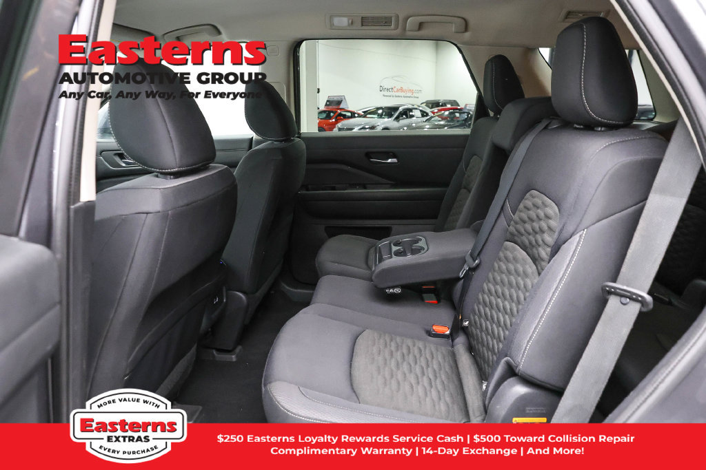 Used 2022 Nissan Pathfinder SV FWD image 23