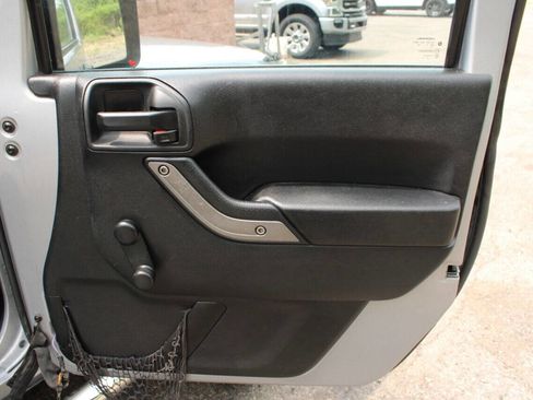 Used 2014 Jeep Wrangler Sport image 10