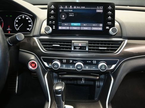 Used 2018 Honda Accord Sport image 29