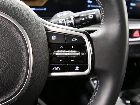 Certified 2025 Kia Sorento S w/ Panoramic Sunroof Package image 22