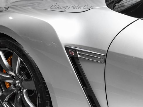 Used 2009 Nissan GT-R Premium AWD/4WD image 29