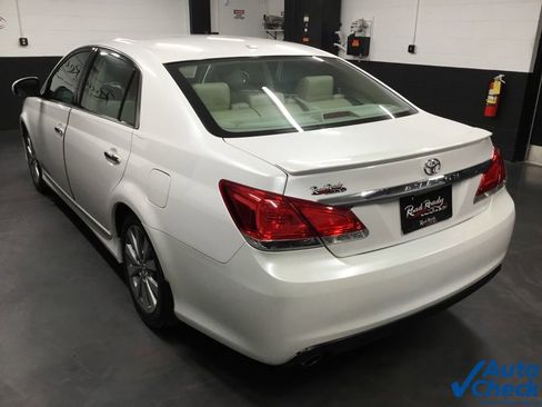 Used 2011 Toyota Avalon Limited image 7