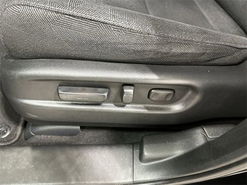 Used 2022 Honda Pilot Sport image 16