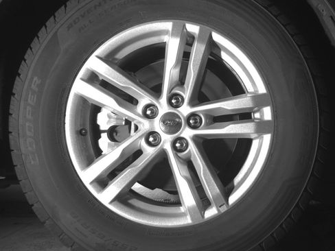 Used 2024 Ford Explorer XLT w/ Equipment Group 202A RWD image 13