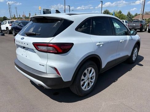 Used 2025 Ford Escape Active AWD/4WD image 9