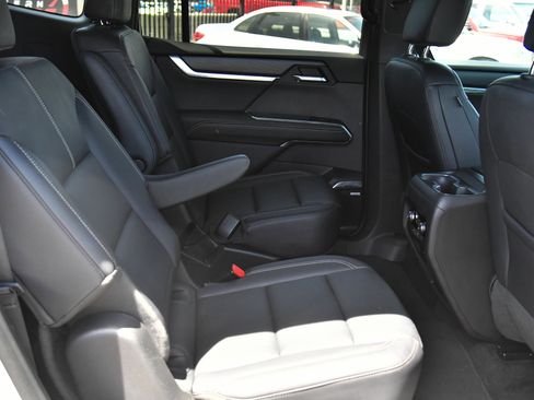 Used 2024 GMC Acadia Elevation FWD image 51