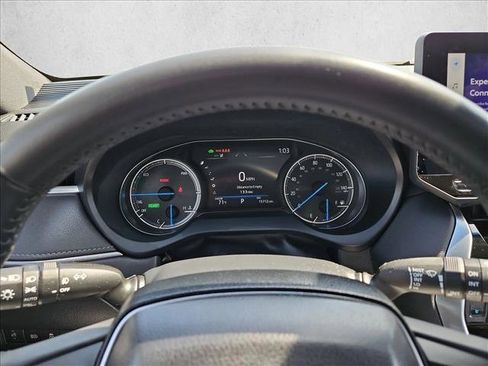 Used 2024 Toyota Venza Nightshade image 11