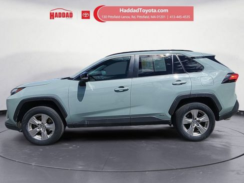 Used 2022 Toyota RAV4 XLE w/ XLE Grade Weather Package AWD/4WD image 2