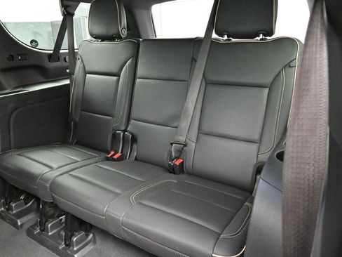 Used 2022 GMC Yukon XL SLT AWD/4WD image 34
