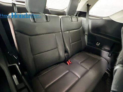Used 2025 Ford Explorer Active w/ Active Comfort Package image 20