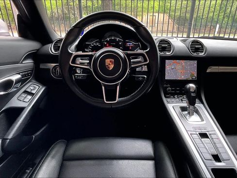 Used 2017 Porsche 718 Boxster image 5