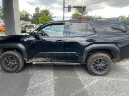 Used 2025 Toyota 4Runner SR5 AWD/4WD image 1