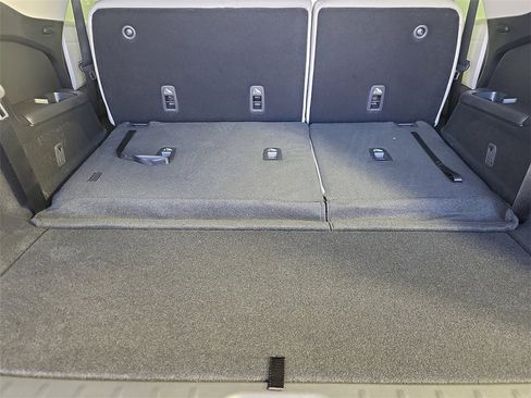 New 2025 Nissan Pathfinder SV w/ Black Appearance Package image 21