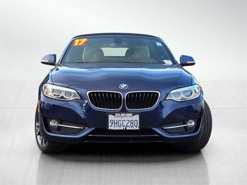 Used 2017 BMW 230i Convertible image 3