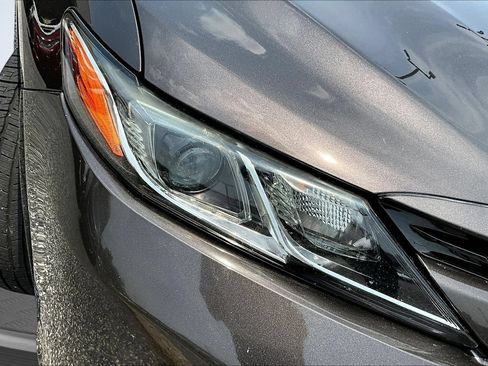 Used 2019 Toyota Camry LE FWD image 29