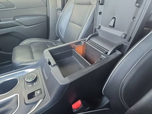 Used 2020 Chevrolet Traverse High Country FWD image 28