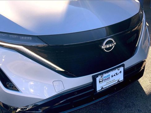 Used 2024 Nissan Ariya AWD image 32