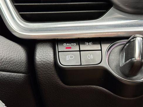Used 2023 Porsche Panamera 4 image 32