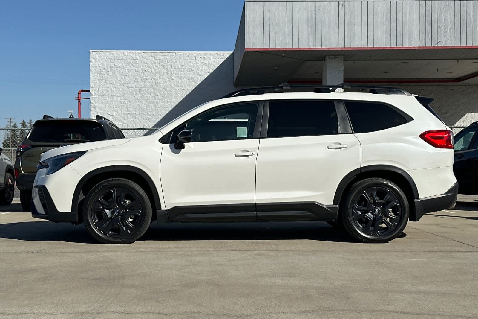 Used 2023 Subaru Ascent Onyx Edition AWD/4WD image 6