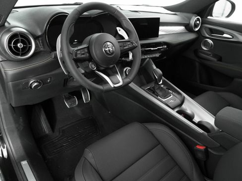 New 2025 Alfa Romeo Tonale w/ Premium Package AWD/4WD image 16