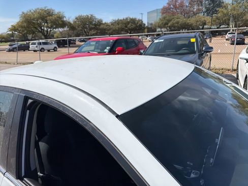 Used 2024 Nissan Sentra SV image 4