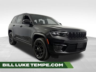 Used 2025 Jeep Grand Cherokee Altitude