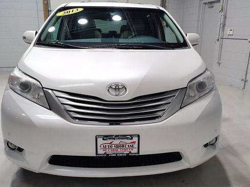 Used 2013 Toyota Sienna Limited w/ Premium Pkg image 4