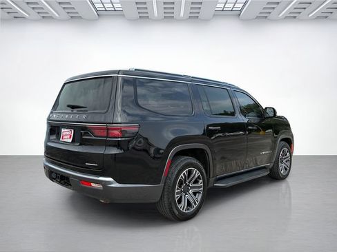 Used 2022 Jeep Wagoneer Series III AWD/4WD image 4