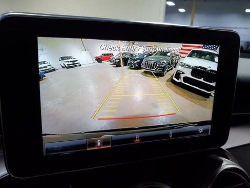 Used 2017 Mercedes-Benz GLC 300 4MATIC image 31