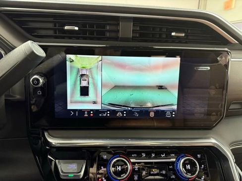 New 2026 GMC Sierra 2500 Denali Ultimate image 17