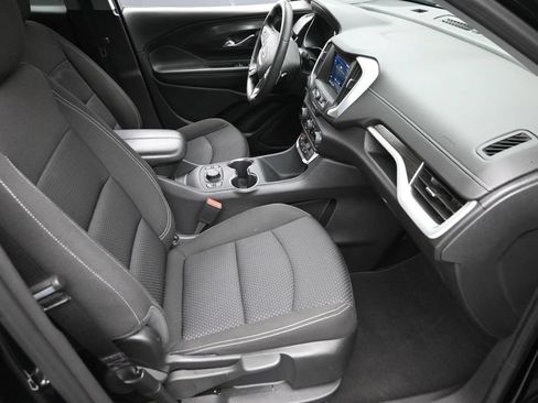 Used 2024 GMC Terrain SLE w/ Driver Convenience Package FWD image 9