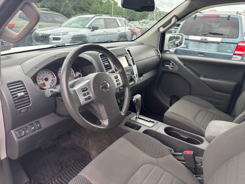 Used 2015 Nissan Frontier PRO-4X w/ Pro-4x Graphics Package AWD/4WD image 14