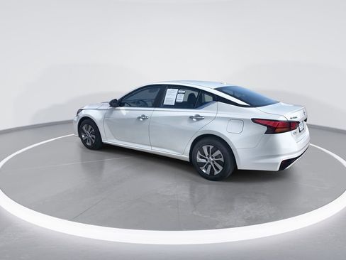 Used 2025 Nissan Altima 2.5 S FWD image 6