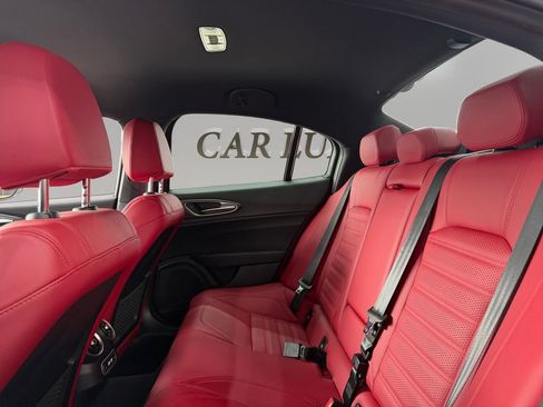 Used 2024 Alfa Romeo Giulia Quadrifoglio image 13