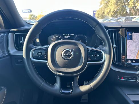 Used 2021 Volvo XC60 T8 R-Design w/ Advanced Package image 18