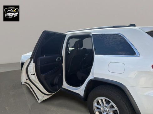 Used 2020 Jeep Grand Cherokee Laredo RWD image 11