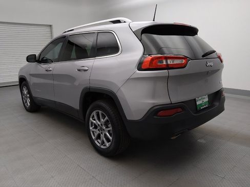 Used 2018 Jeep Cherokee Latitude Plus w/ Comfort/Convenience Group image 5