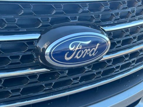 Certified 2022 Ford Explorer XLT w/ Equipment Group 202A image 22