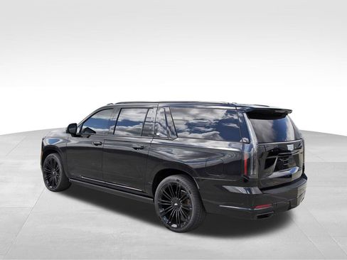 Used 2025 Cadillac Escalade ESV Sport Platinum AWD/4WD image 3