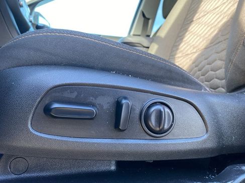 Used 2019 Chevrolet Equinox LT image 21