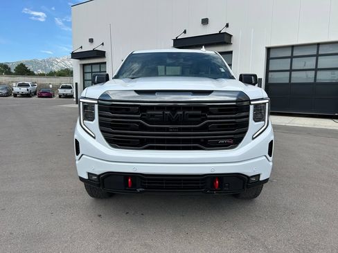 Used 2024 GMC Sierra 1500 AT4 w/ AT4 Preferred Package AWD/4WD image 5