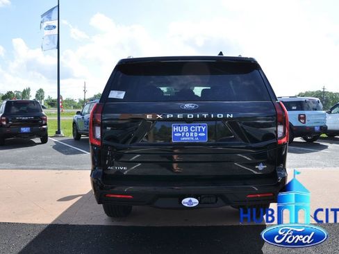 New 2026 Ford Expedition Active RWD image 4